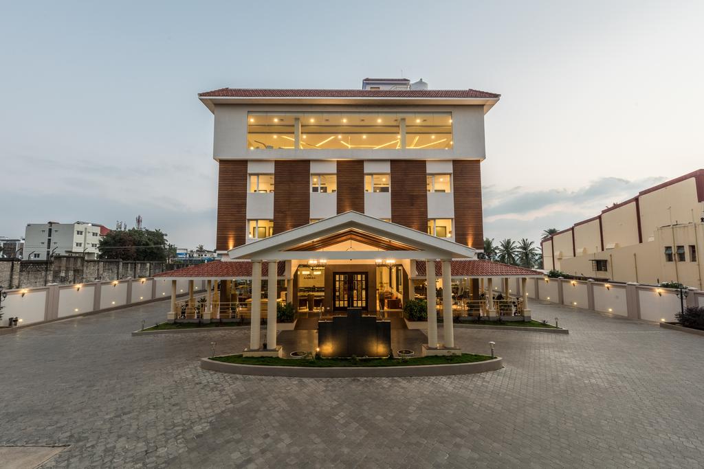 Aadrika Hotel